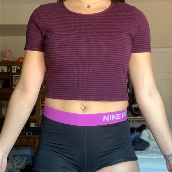 Stripped stretchy cute crop top - Picture 4 of 7
